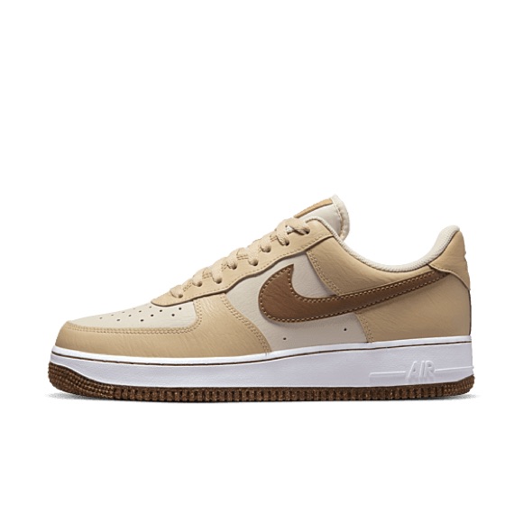 Brand New Never Worn Nike Air Force 1 07 Lv8